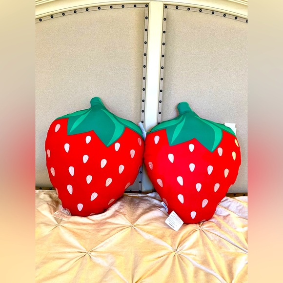 Strawberry Pillows - Picture 3 of 5